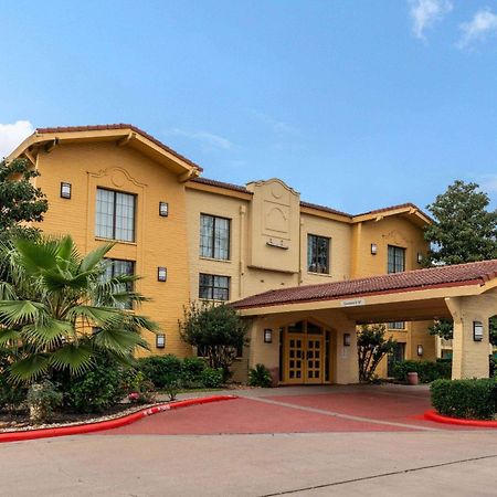 Готель Super 8 By Wyndham The Woodlands North Екстер'єр фото