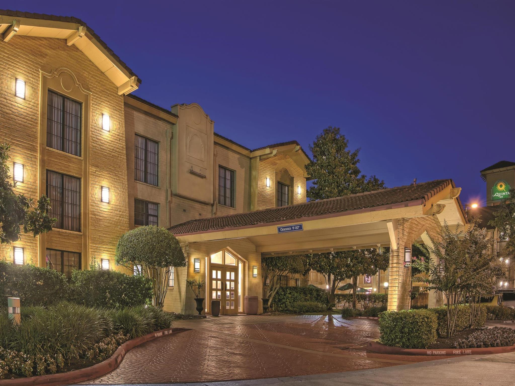 Готель Super 8 By Wyndham The Woodlands North Екстер'єр фото
